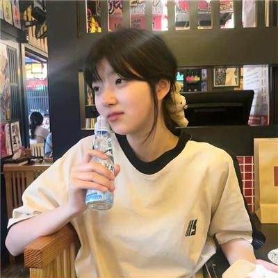 顶替双胞胎姐姐后我开始暴走